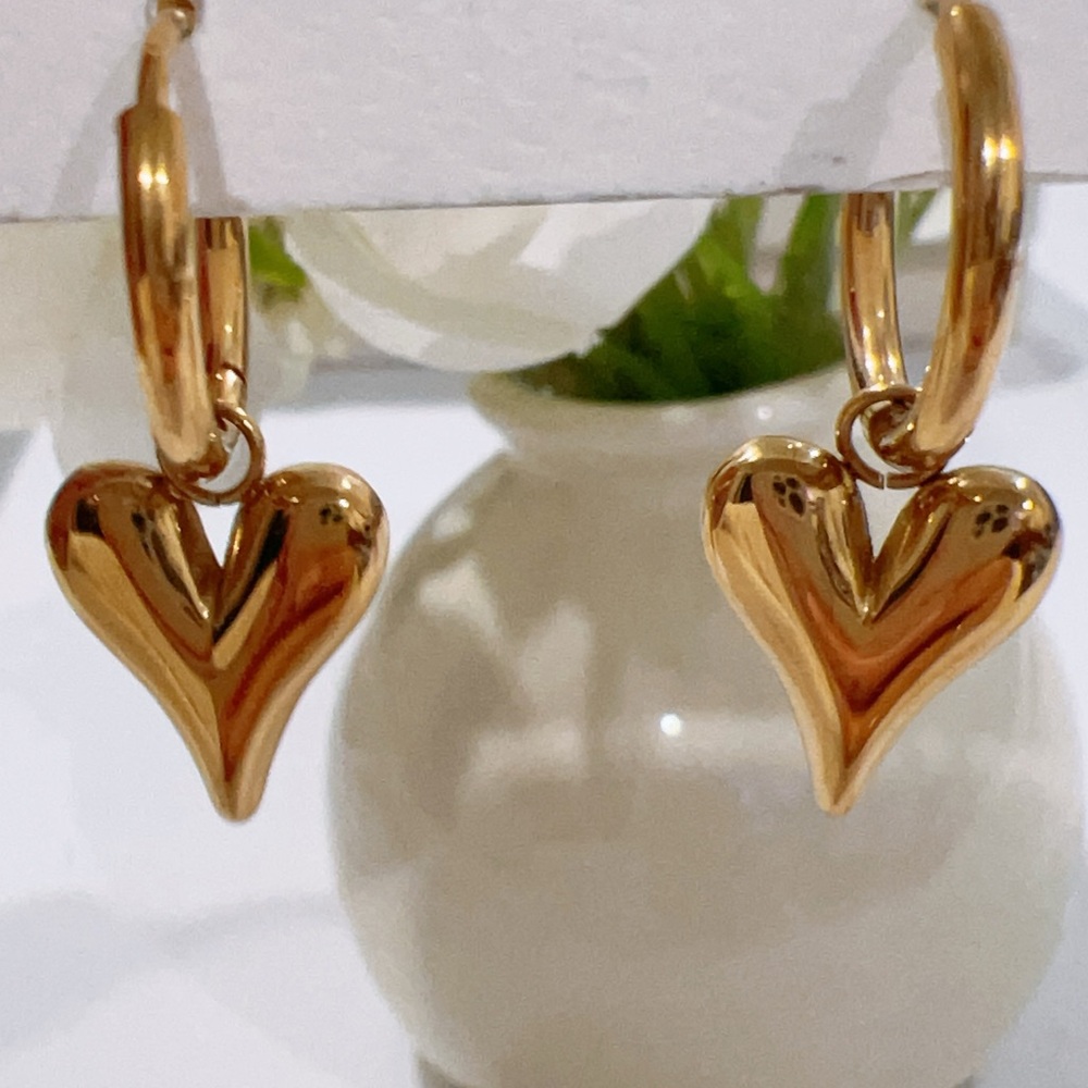 Gold dangling Heart Hoop Earrings